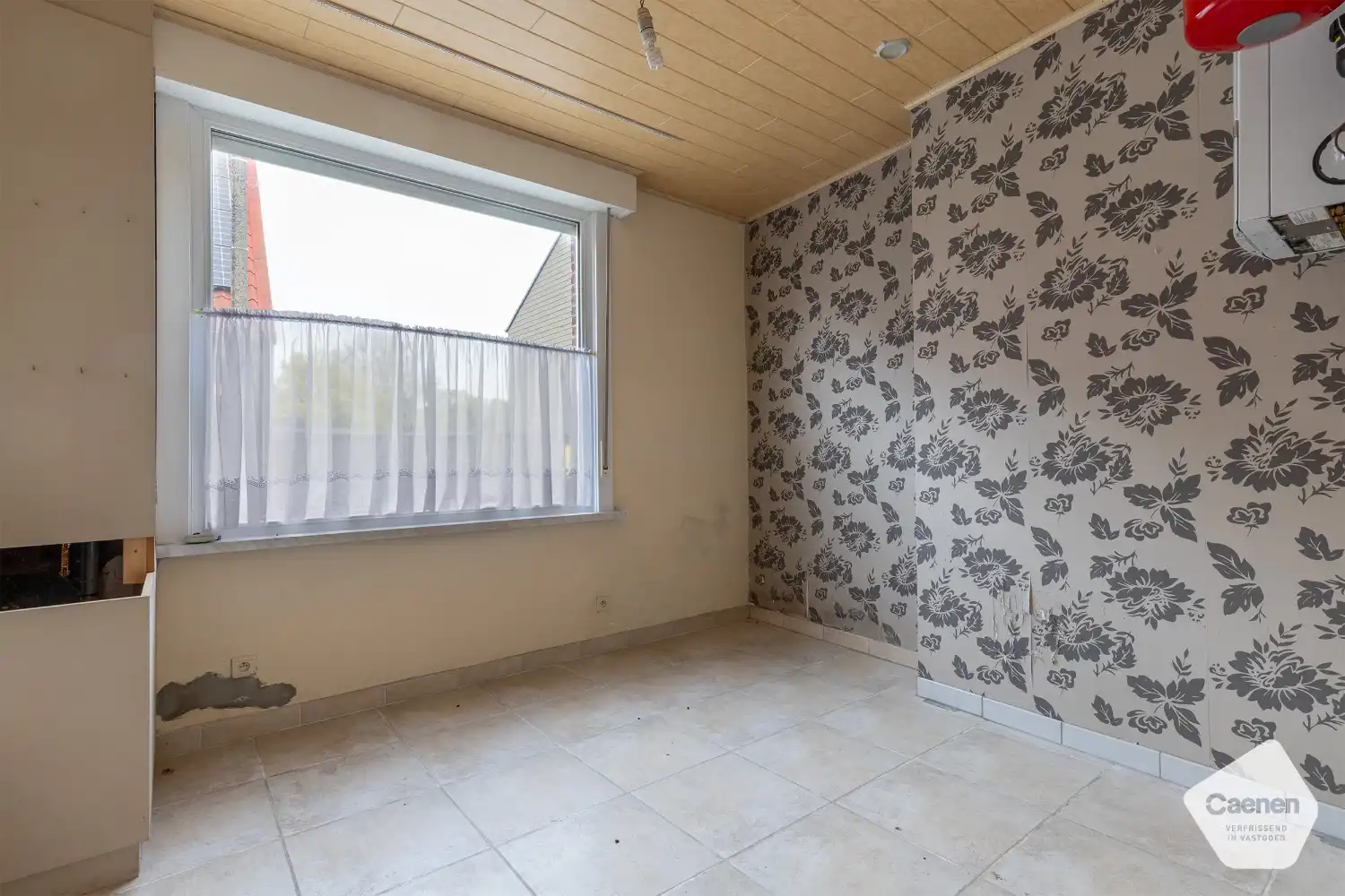 Charmante halfopen woning met tuin en garage in het centrum van Ruddervoorde. foto 9