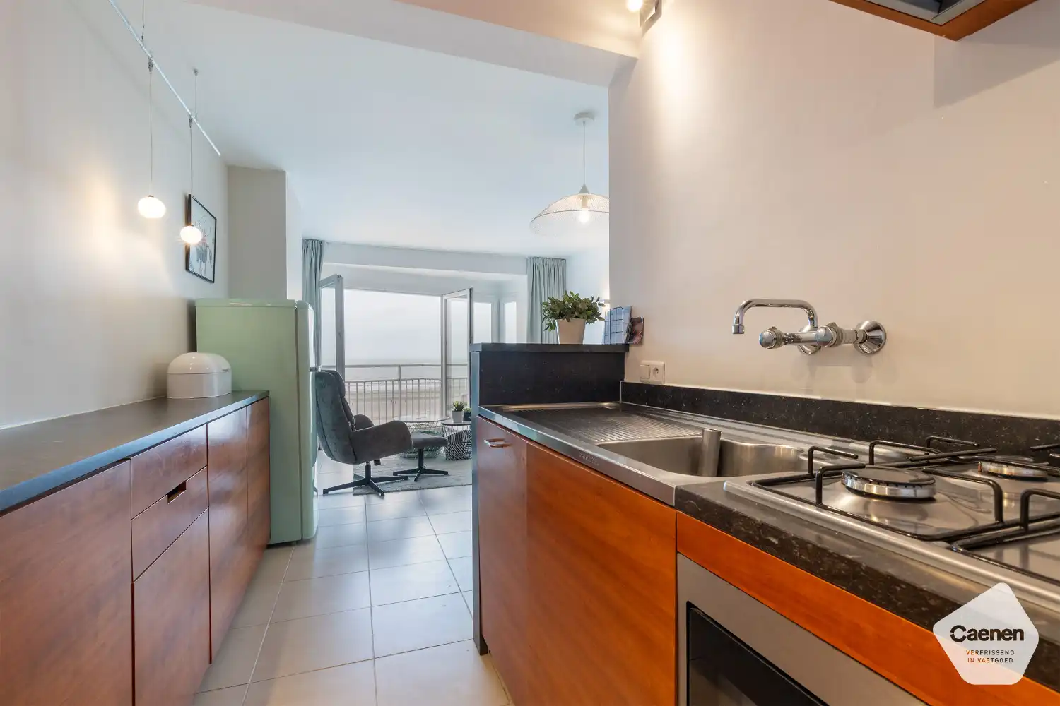 Modern tweeslaapkamerappartement met frontaal zeezicht foto 7