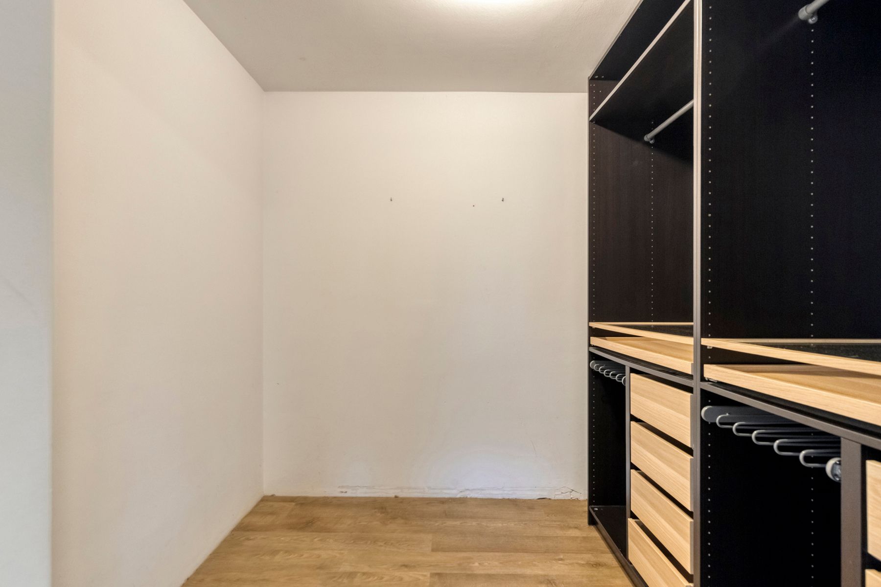 Ruime woning met 3 slaapkamers foto 11