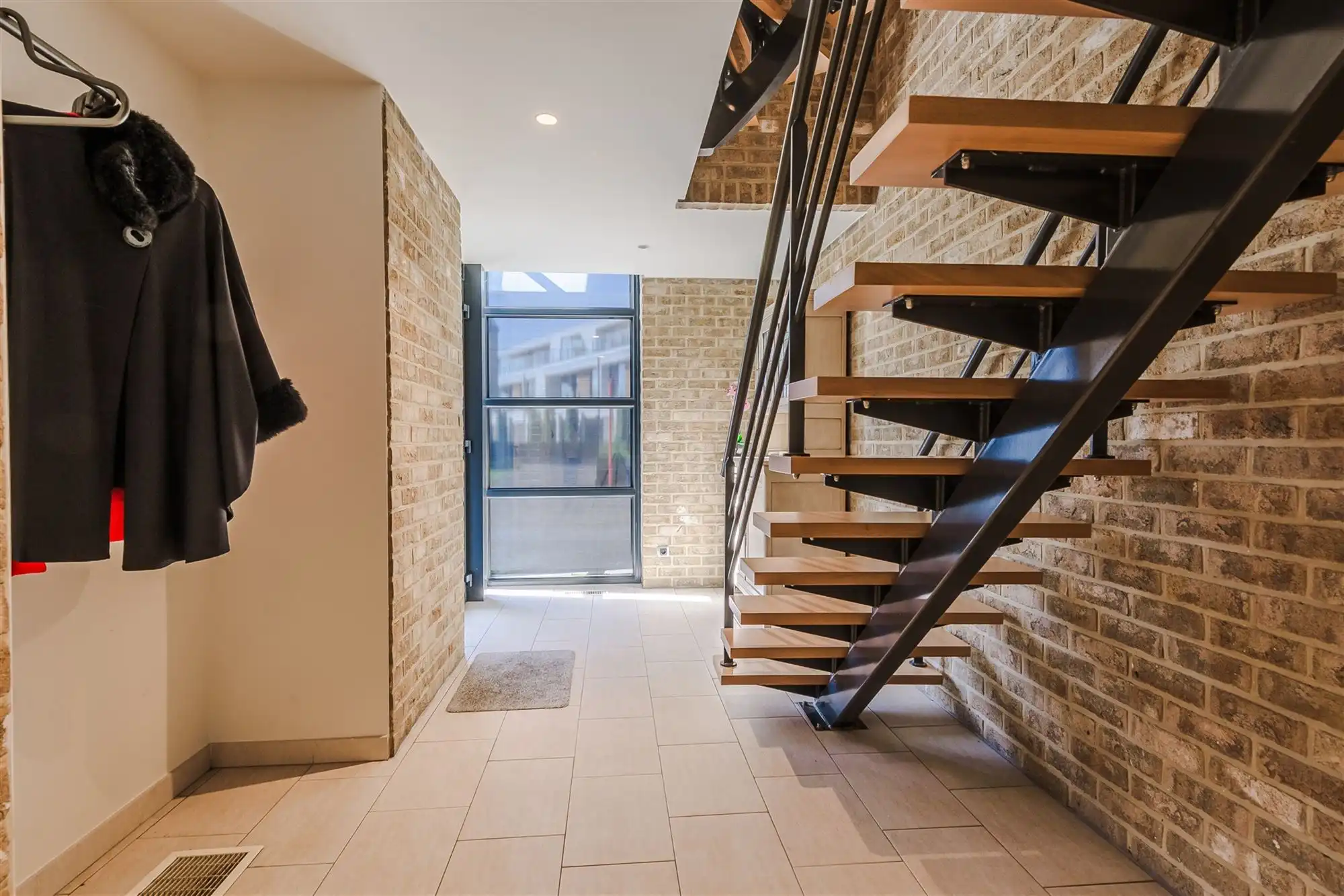 Stijlvolle bel-etagewoning met zonnige tuin foto 35