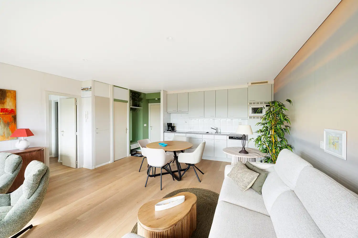 Vernieuwd 1 slaapkamerappartement met open zichten en groot terras foto 2
