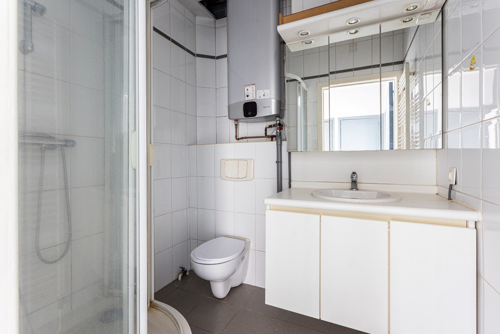 Appartement (2v) met 2 slaapkamers in een klein gebouw! foto 3