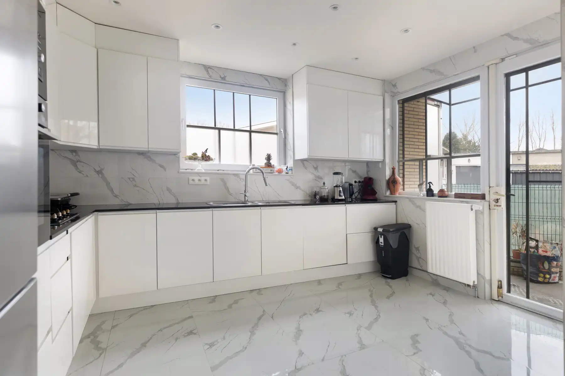 Gerenoveerde woning met 5 slaapkamers en tuin foto 7