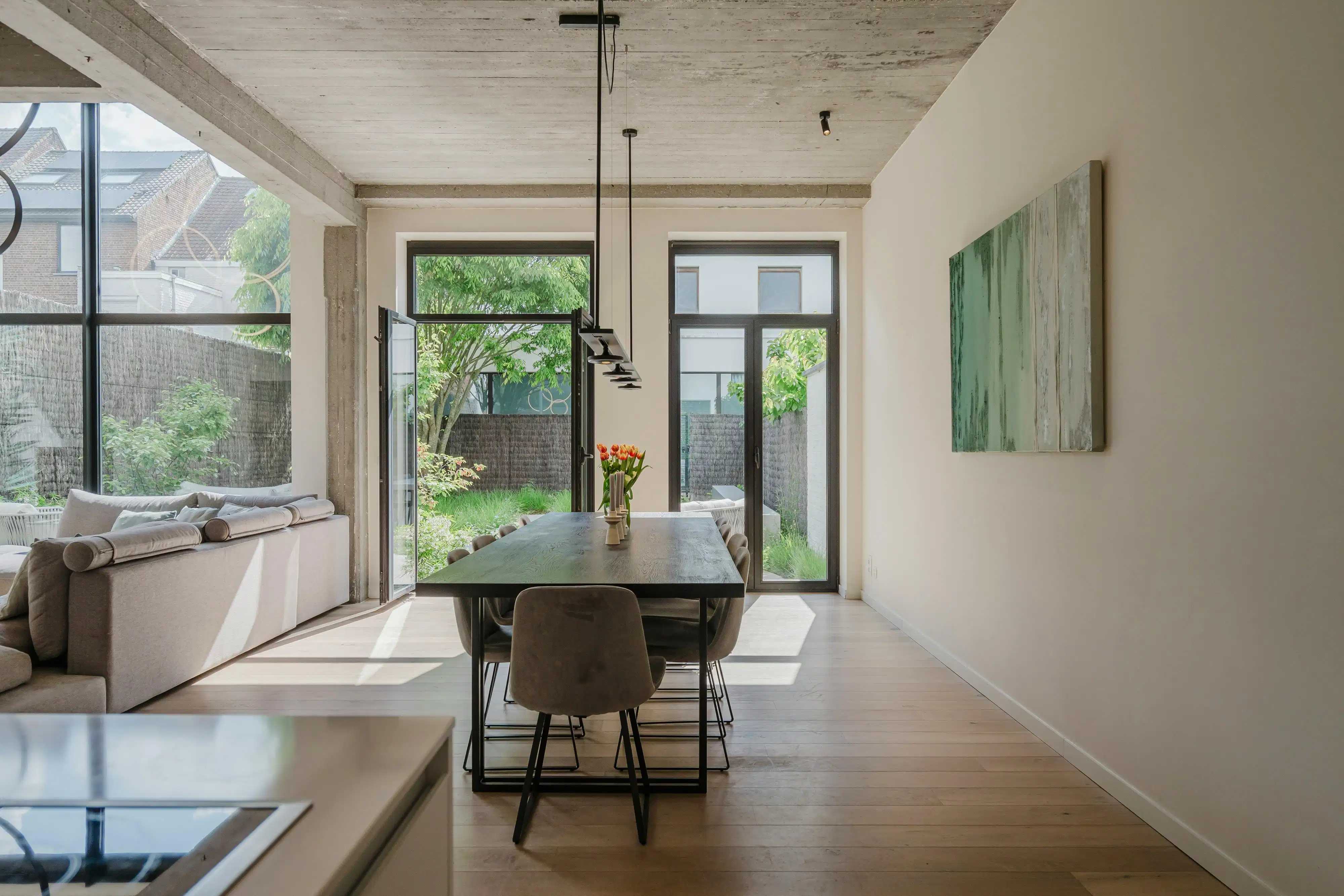 Architecturale woning met uniek loftgevoel in Kortrijk foto 6