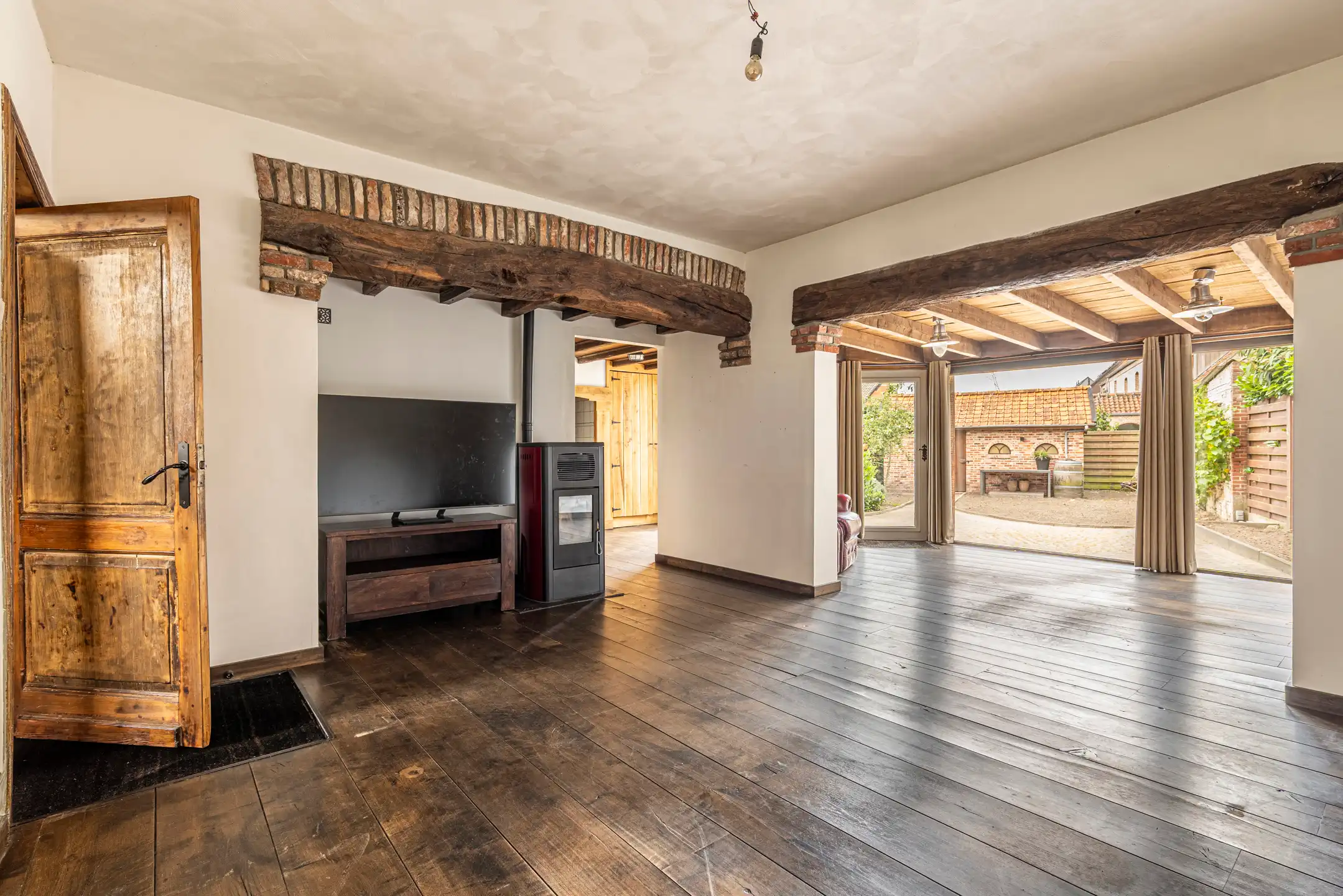 Ruime karakterwoning met 4 slpk, 2 badk en EPC label A foto 3