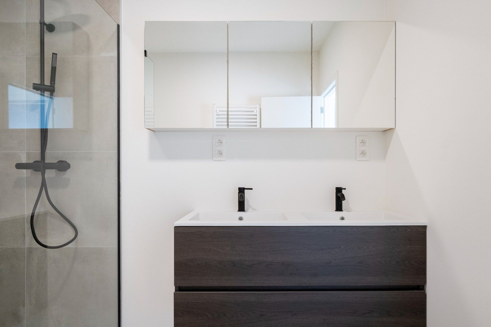 2 slaapkamer appartement met veel lichtinval foto 15