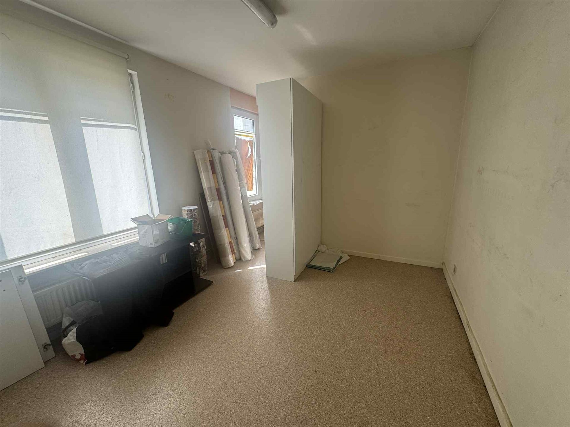 Gelijkvloerse handelsruimte met terras/tuin te huur RUE DE WAND. foto 5