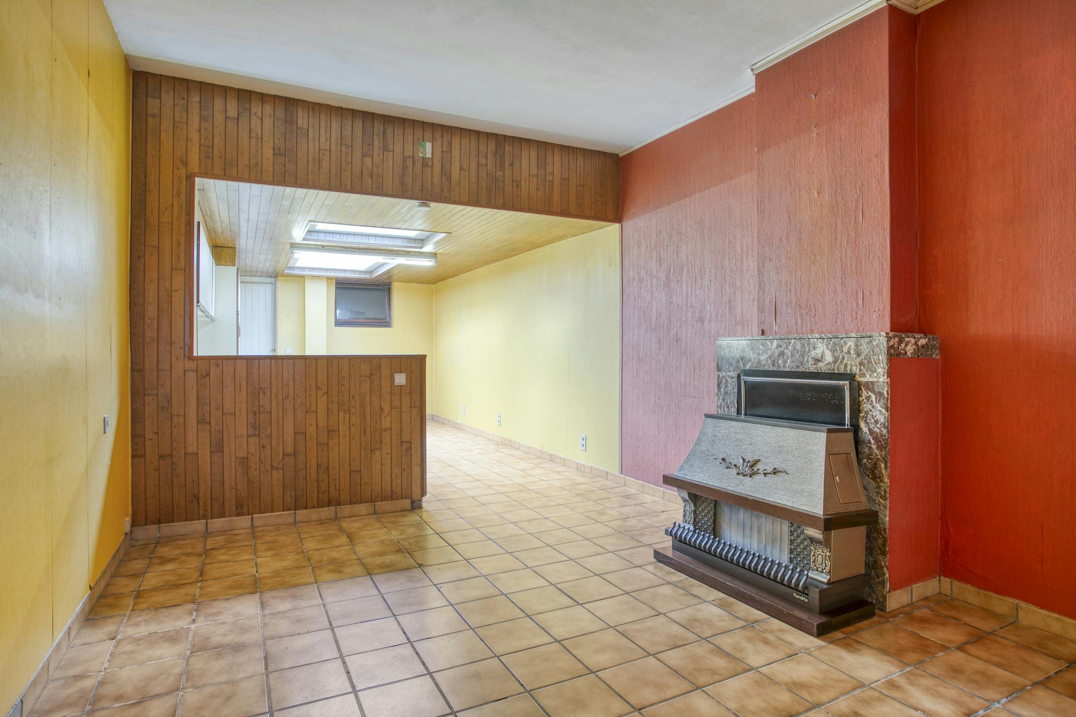 Te renoveren huis met 2 slaapkamers te koop in Kortrijk!  foto 3