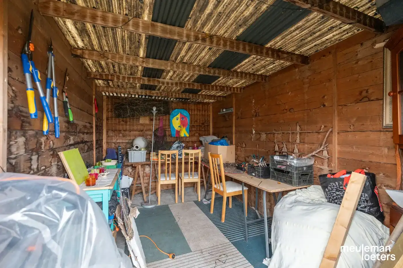 Charmante te renoveren halfopen woning met garage en ruime tuin foto 15