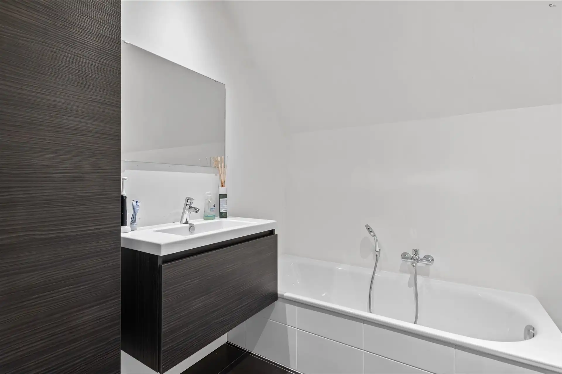 prachtig gelegen woning met veel potentieel foto 19