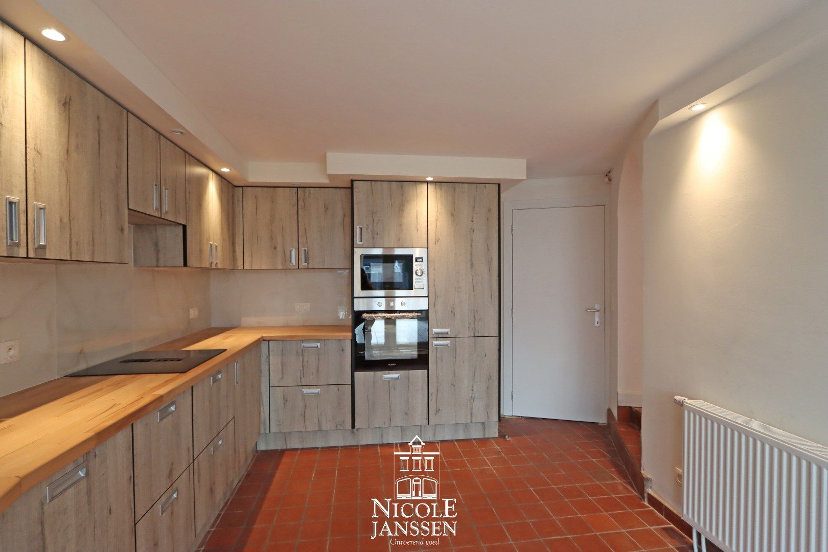 Ruime vrijstaande gezinswoning met 3 slaapkamers, tuintje en garage foto 8