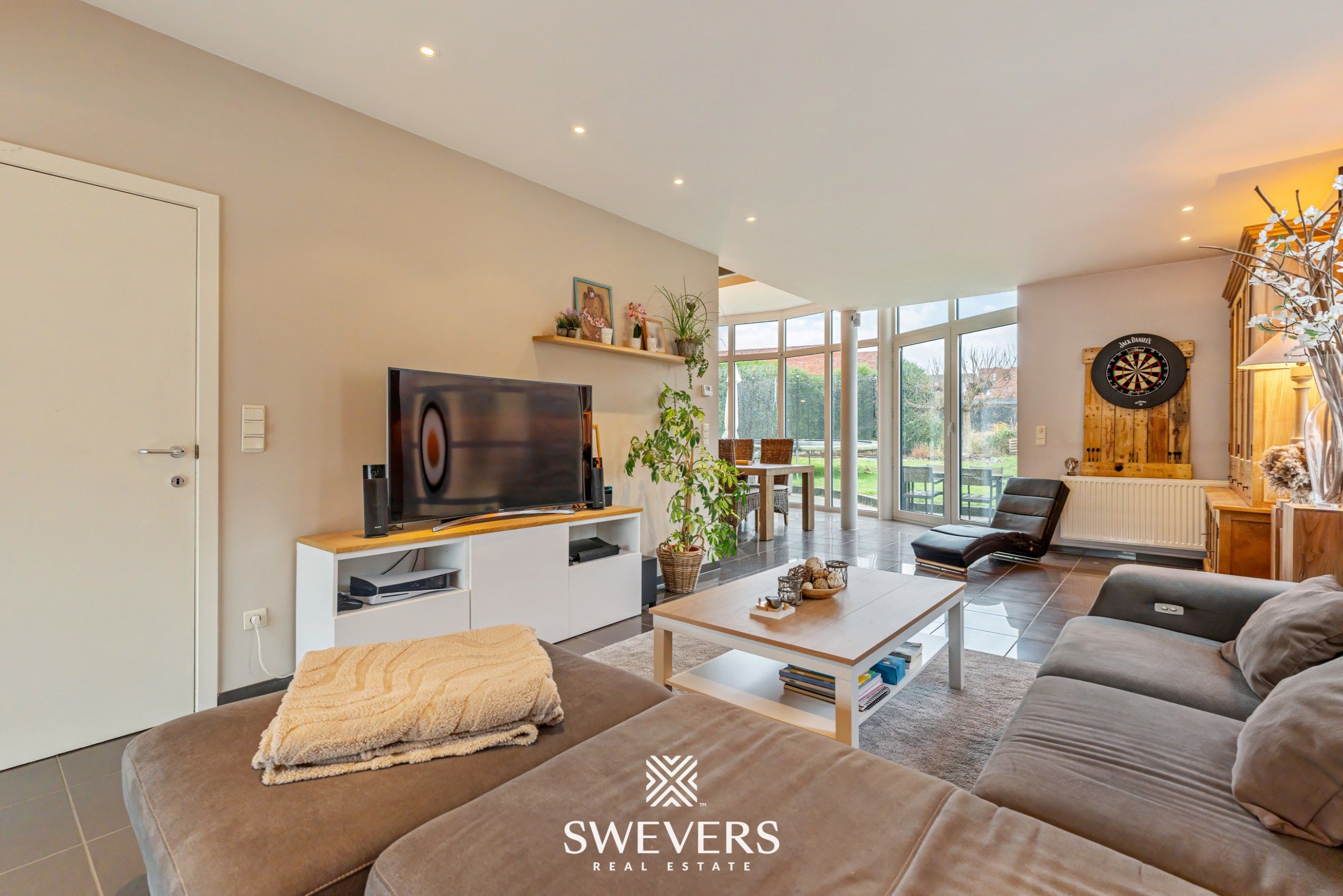 Instapklare ruime woning met praktijkruimte in residentiële buurt van Hasselt foto 3