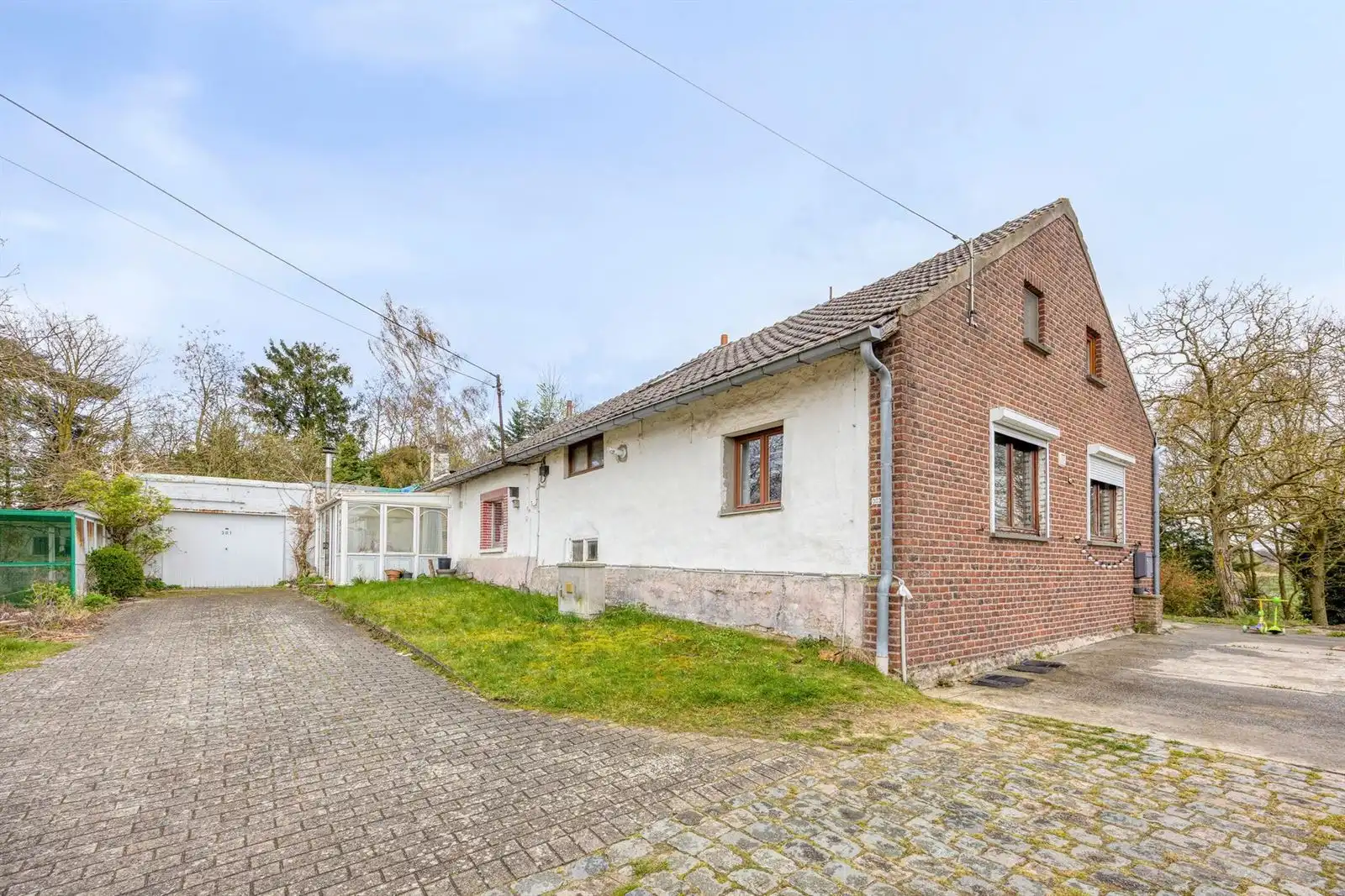 Twee- drigevelwoningen te renoveren. foto 4