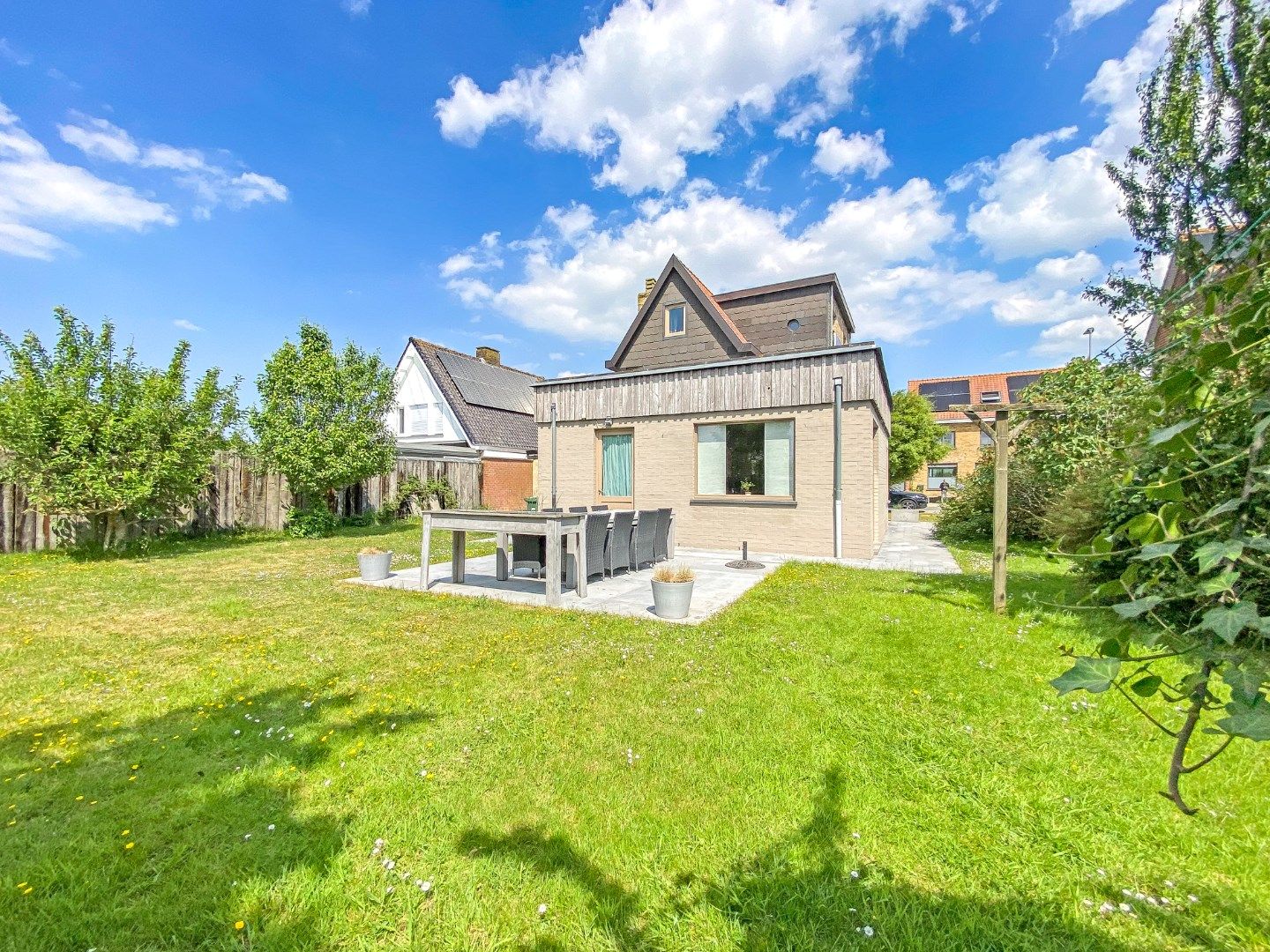 Ruime lichtrijke woning op 555 m² en 3 slaapkamers. foto 12