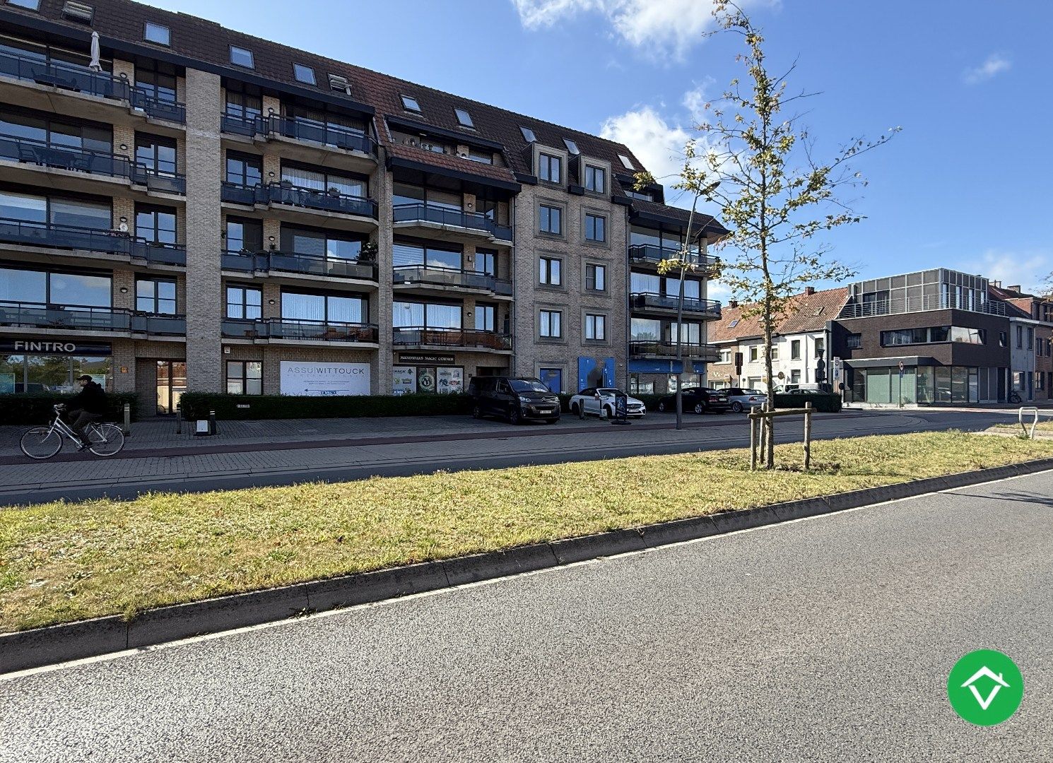 Appartement met twee slaapkamers, terras en garage foto 16