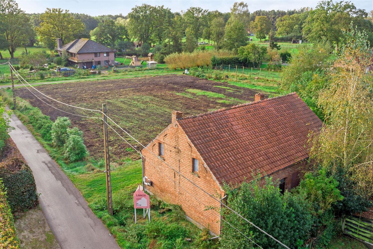 Unieke kans: Te renoveren of nieuw te bouwen hoeve op 31a40 in een rustige, landelijke omgeving foto 1