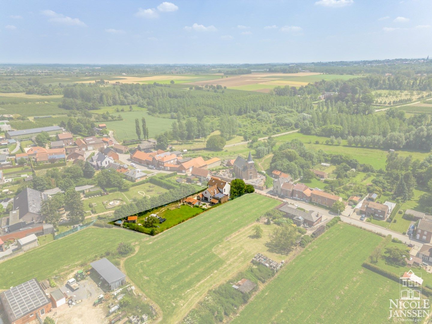 Statige woning op een aangename en rustige locatie foto 35