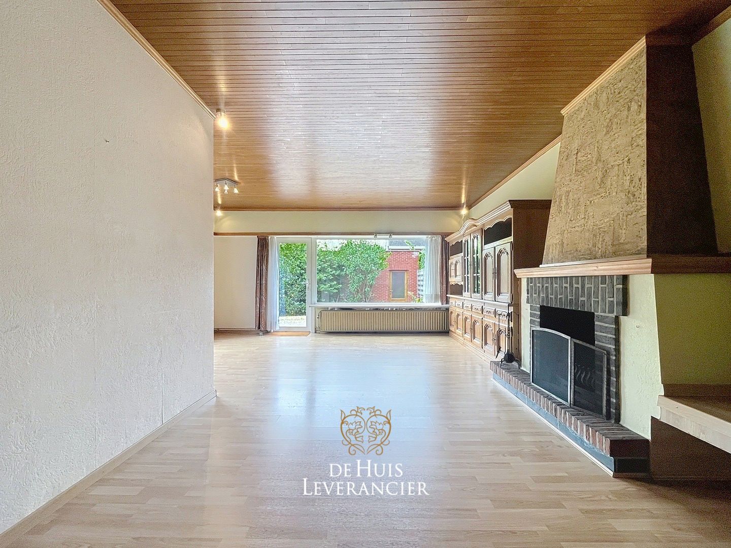 Een huis met potentieel in een buurt met toekomst ! foto {{pictureIndex}}