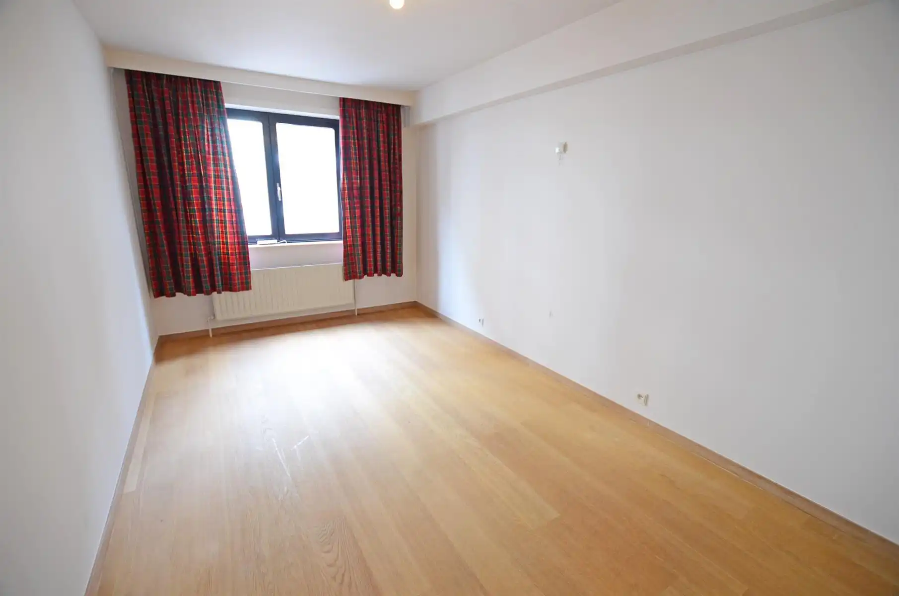 Interessant renovatie project : Drie-slaapkamer appartement op de Kustlaan nabij de minigolf foto 6