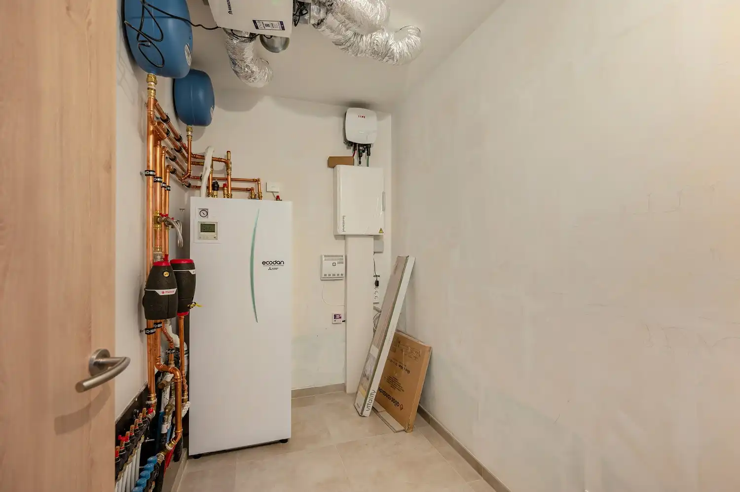 PRACHTIG 3 SLAAPKAMER APPARTEMENT MET ONDERGRONDSE AUTO-STAANPLAATS EN AANPALENDE BERGING foto 17