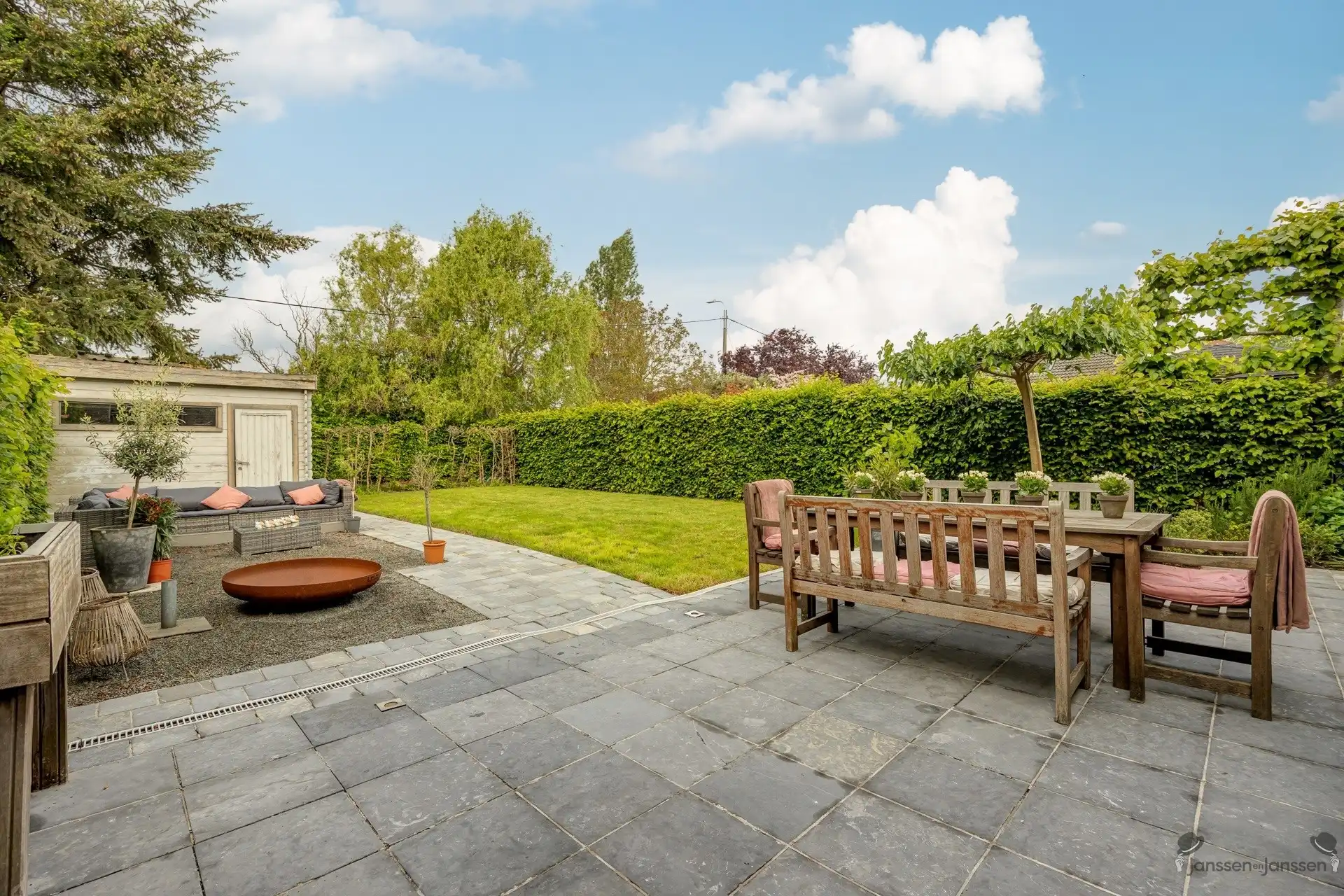 Ruime HOB met 5 slaapkamers en tuin foto 27