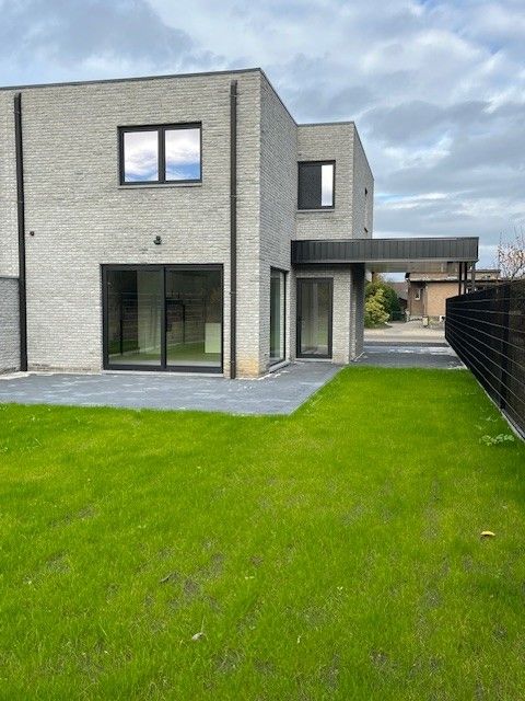 Instapklare nieuwbouw woning op 327 m² grond met 3 slaapkamers. Hoge afwerkingsgraad en laag energieverbruik!!! foto 16