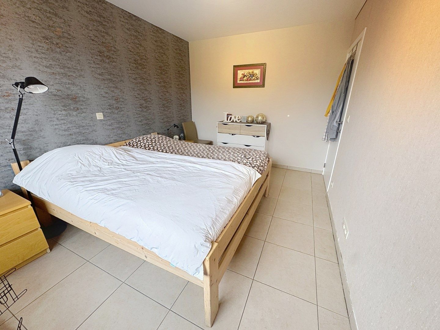 Ruim gelijkvloers appartement op uiterst centrale ligging foto 8