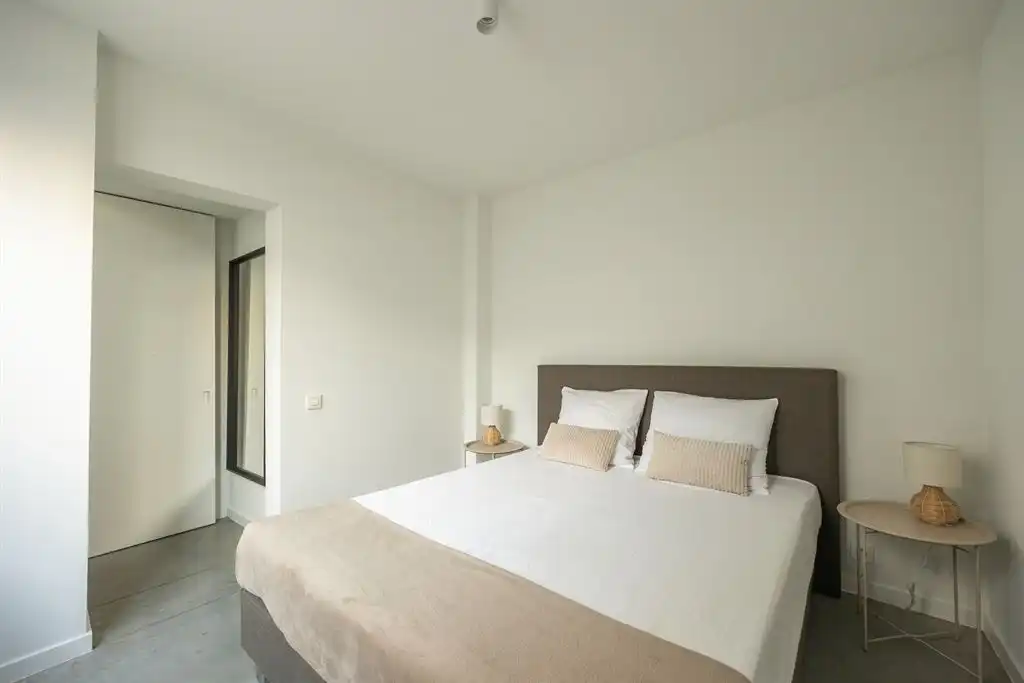 Gerenoveerd gelijkvloers appartement met stadstuin foto 10