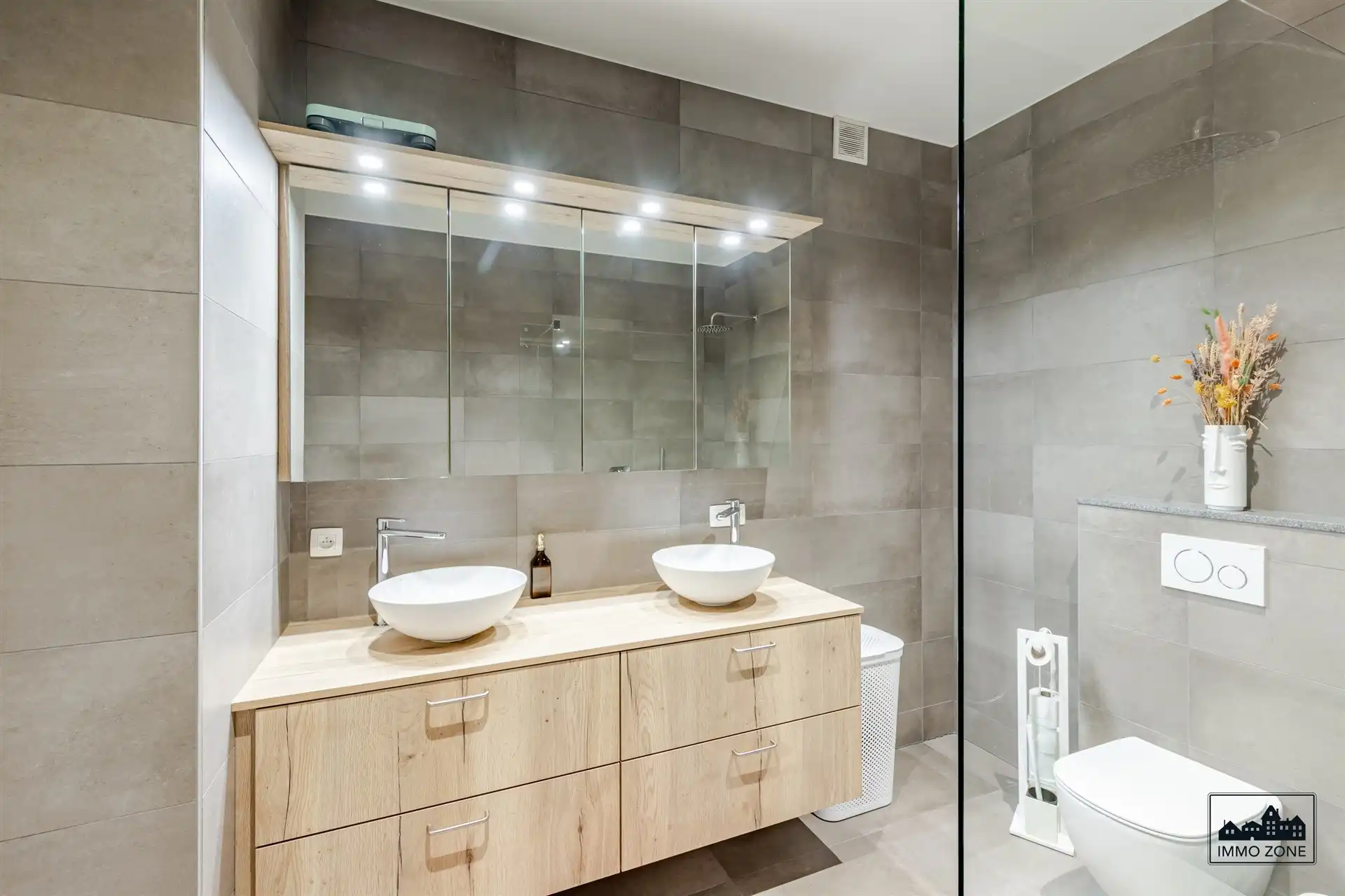 Luxe appartement met garage in stadskern Sint-Niklaas foto 16