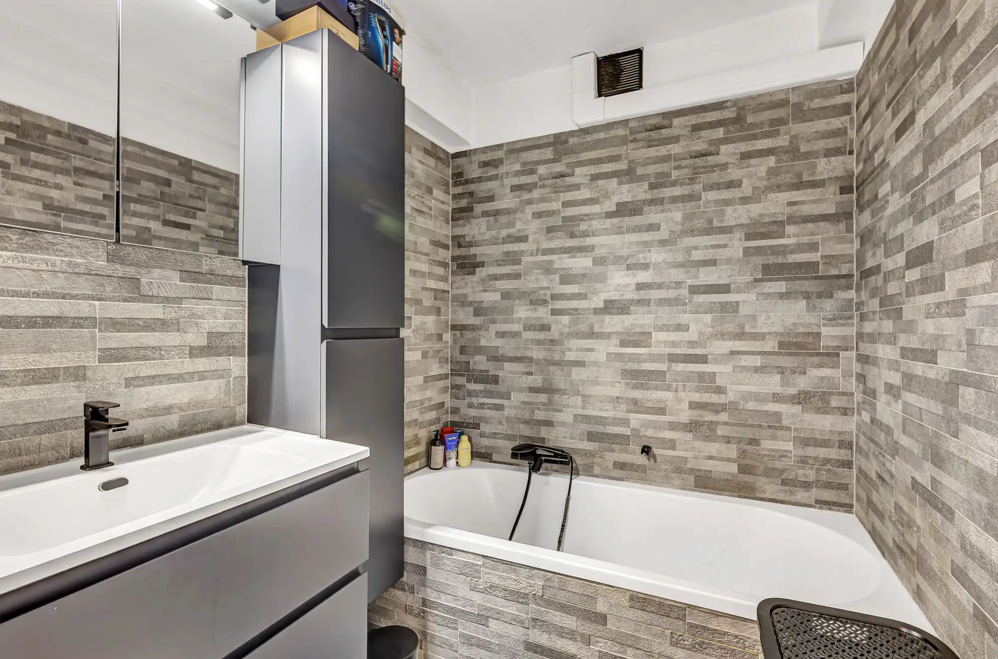 Opbrengsteigendom met 2 appartementen en extra studio foto 11
