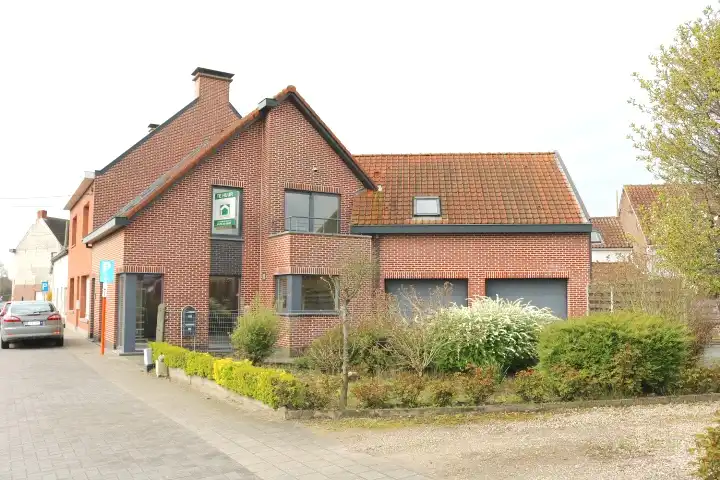 Comfortabel tweeslaapkamerappartement met garage foto {{pictureIndex}}