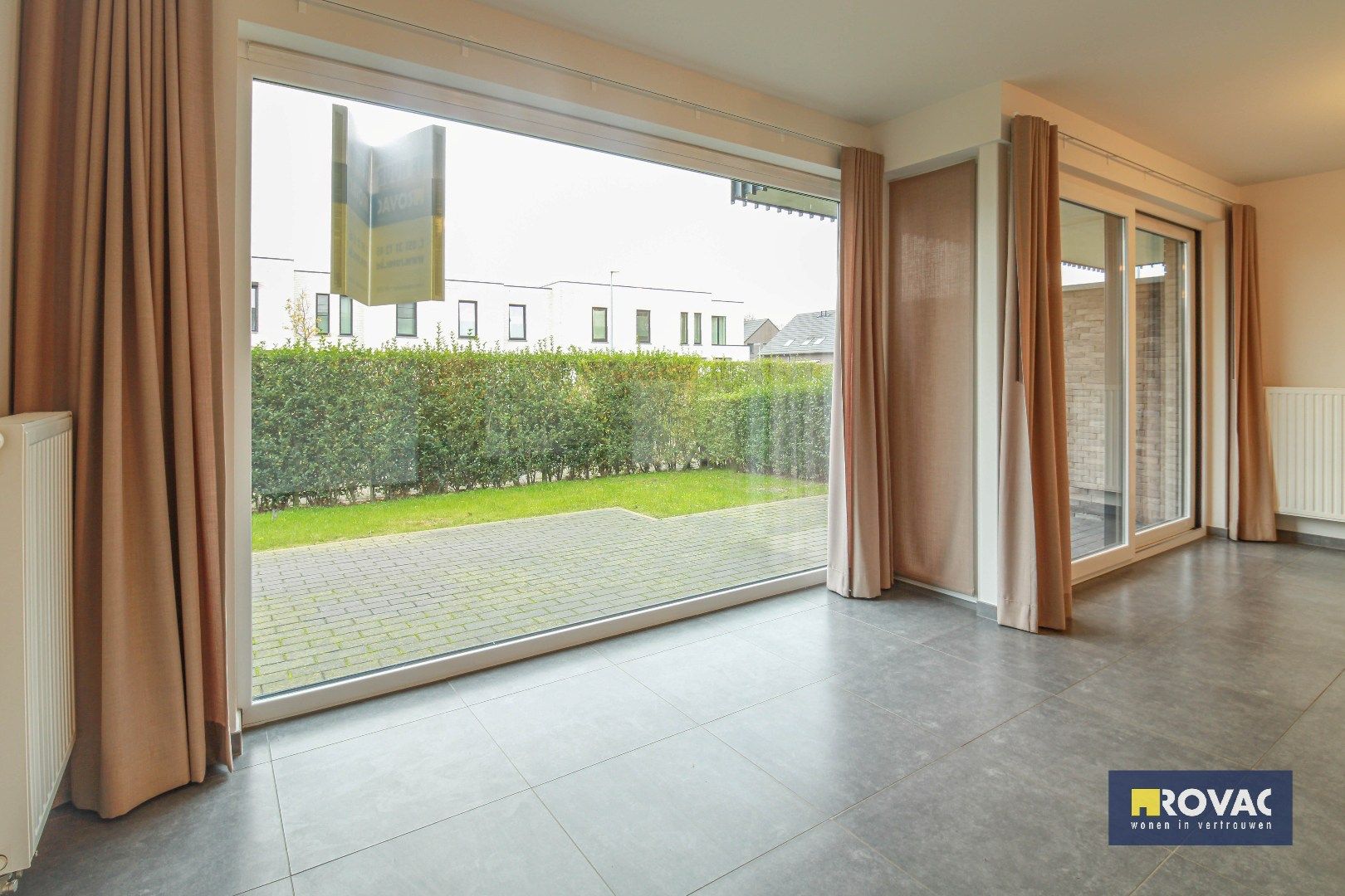 Gelijkvloers appartement met tuin en garage! foto 5