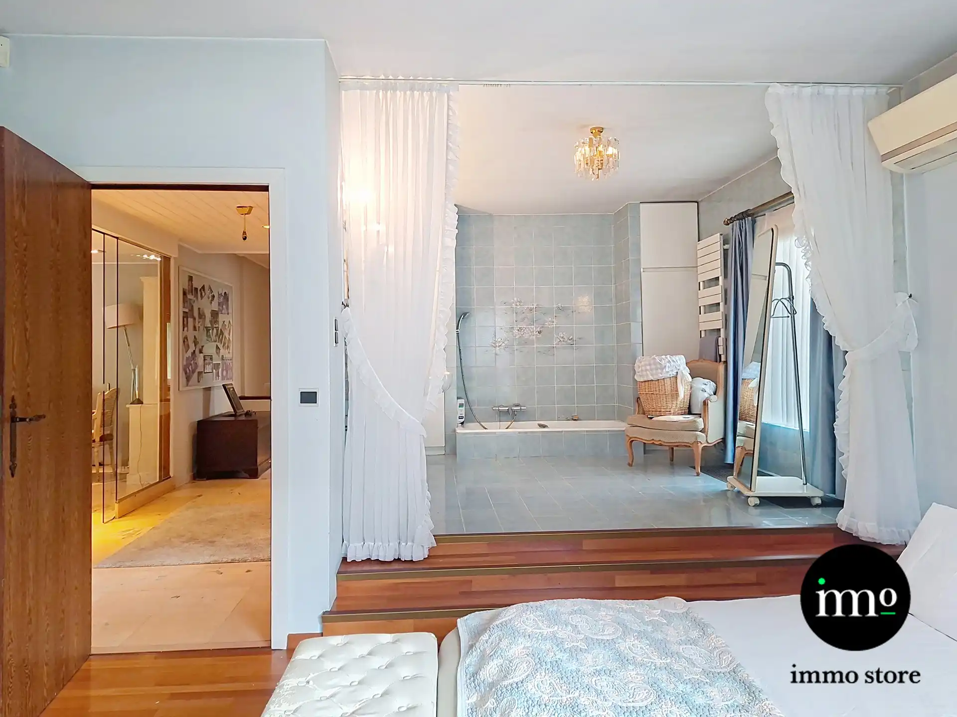 Uitzonderlijk ruime woning in doodlopende straat foto 14