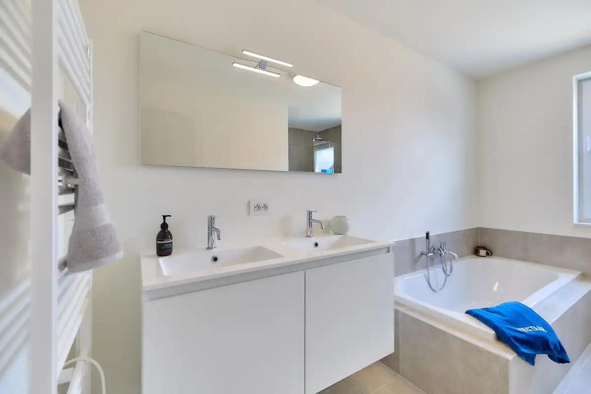 Moderne woningen nabij het centrum van Rumbeke foto 9