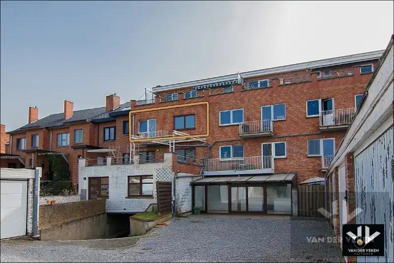 Lichtrijk en instapklaar appartement met 2 slaapkamer en terras gelegen in hartje Runkst foto 13