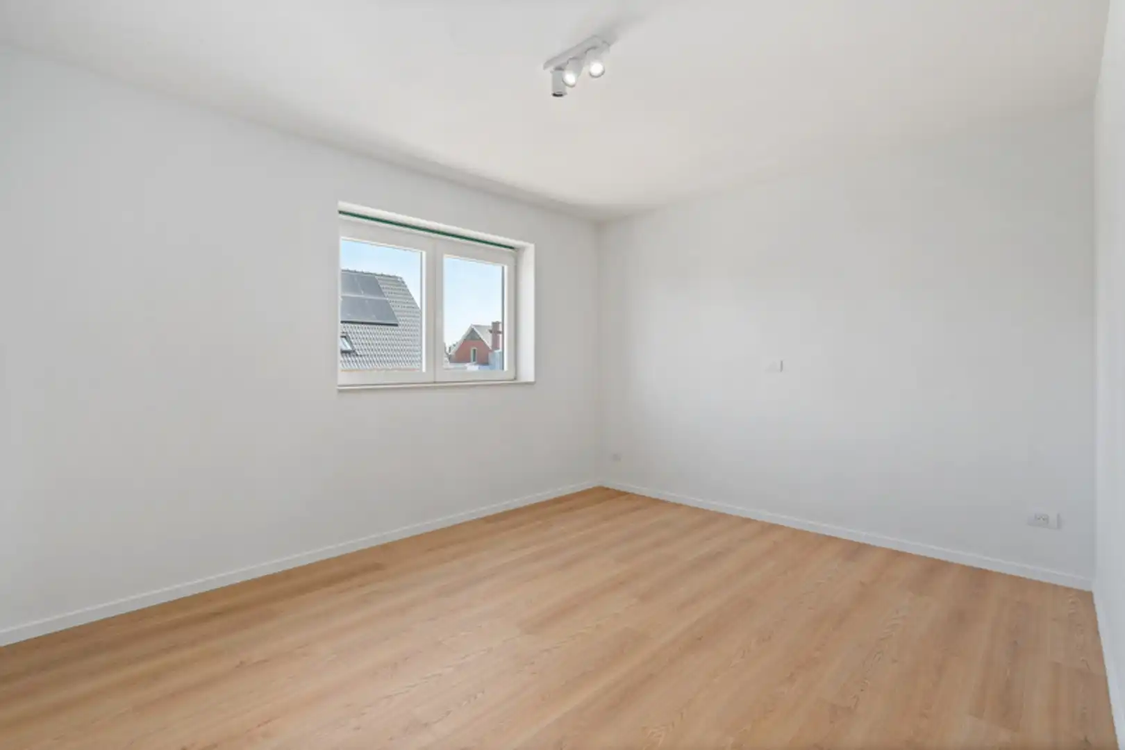 Moderne nieuwbouwwoning met 3 slaapkamers en garage te koop in Langemark-Poelkapelle foto 13