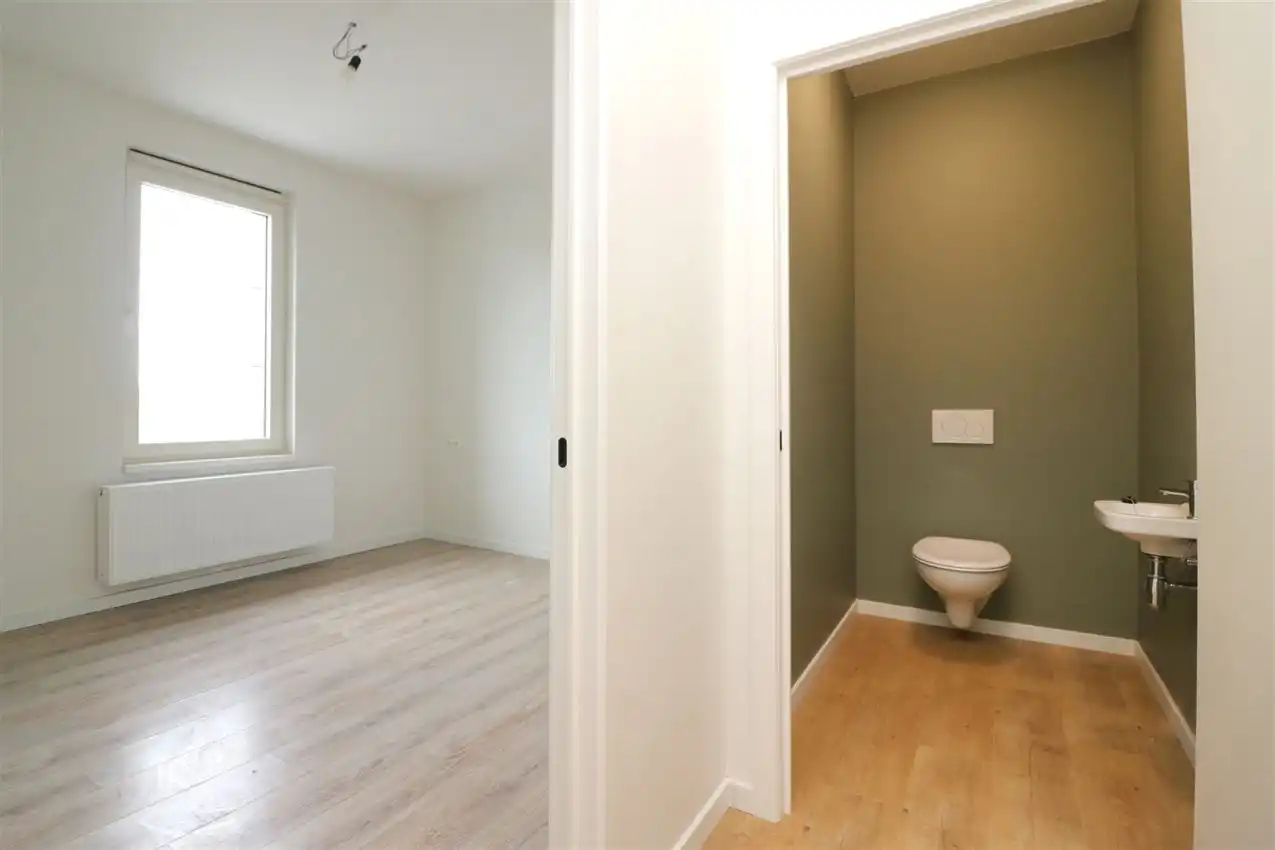 Gerenoveerde woning met 4 slpk, tuin, garage foto 19