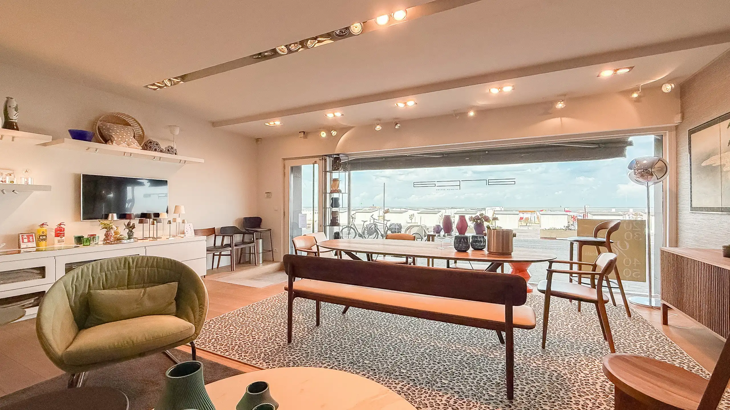 Uitzonderlijk gelegen handelsruimte op de Zeedijk i/h Zoute foto 10