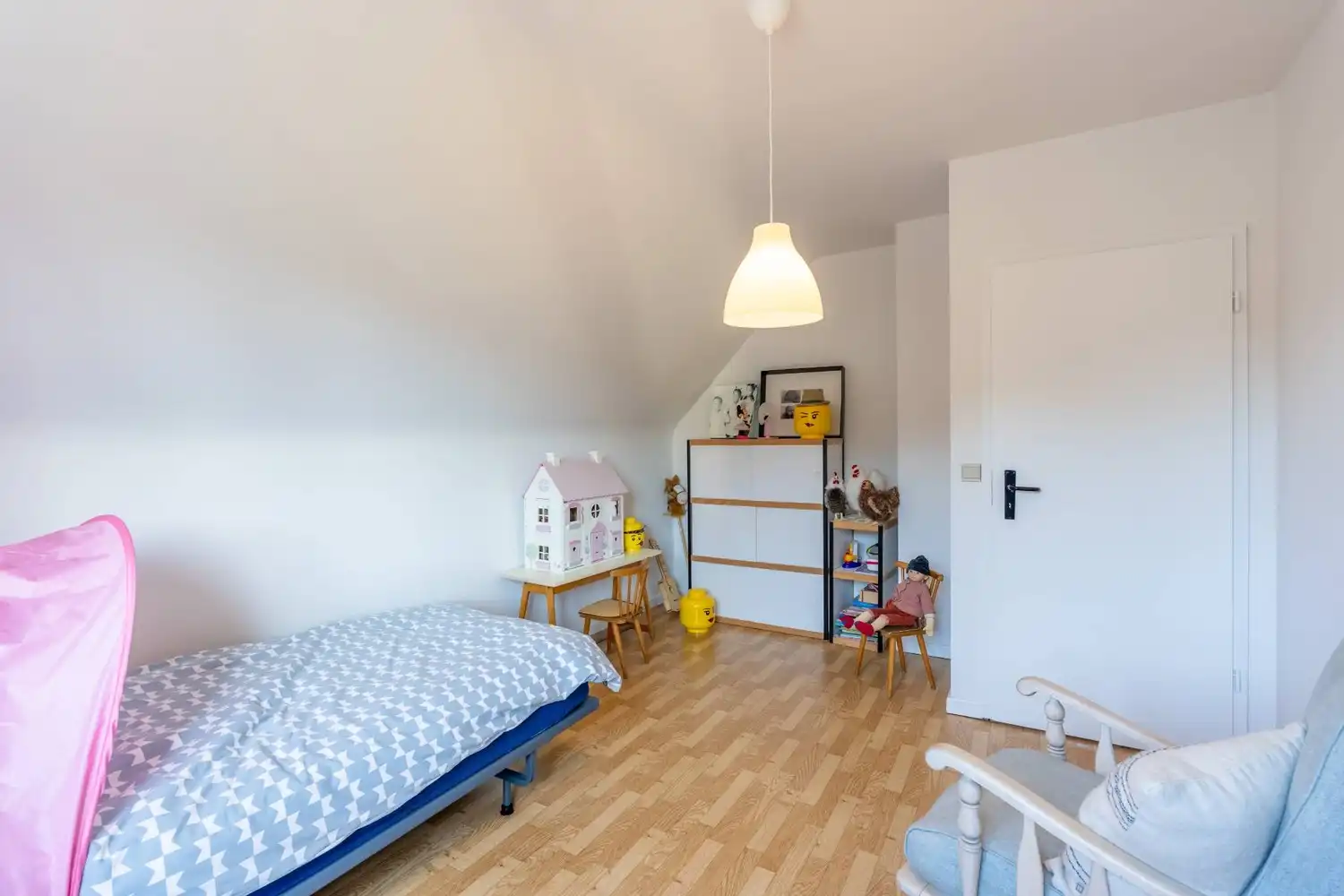 Rustig gelegen en vrijstaande woning met 3 ruime slaapkamers, een oprit met een garage en een mooie tuin in het groene Oud-Heverlee! foto 22