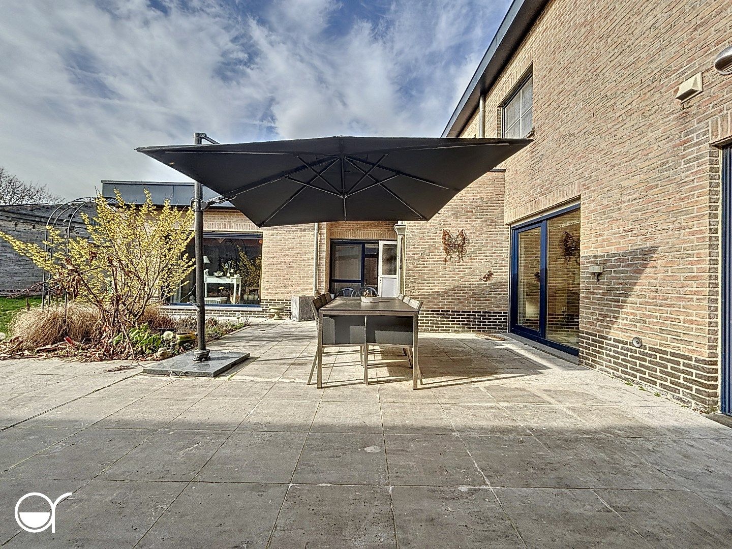 Ruime woning met vier slaapkamers, tuin, garage en mogelijkheid voor zelfstandige activiteit foto 25
