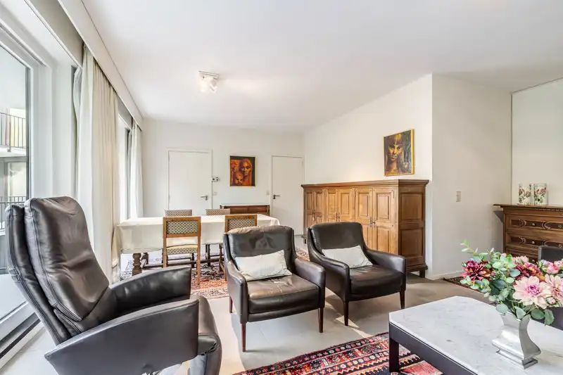 Roeselare – Prachtig ingericht appartement met 2 slaapkamers, bureel en zonnig terras foto 3