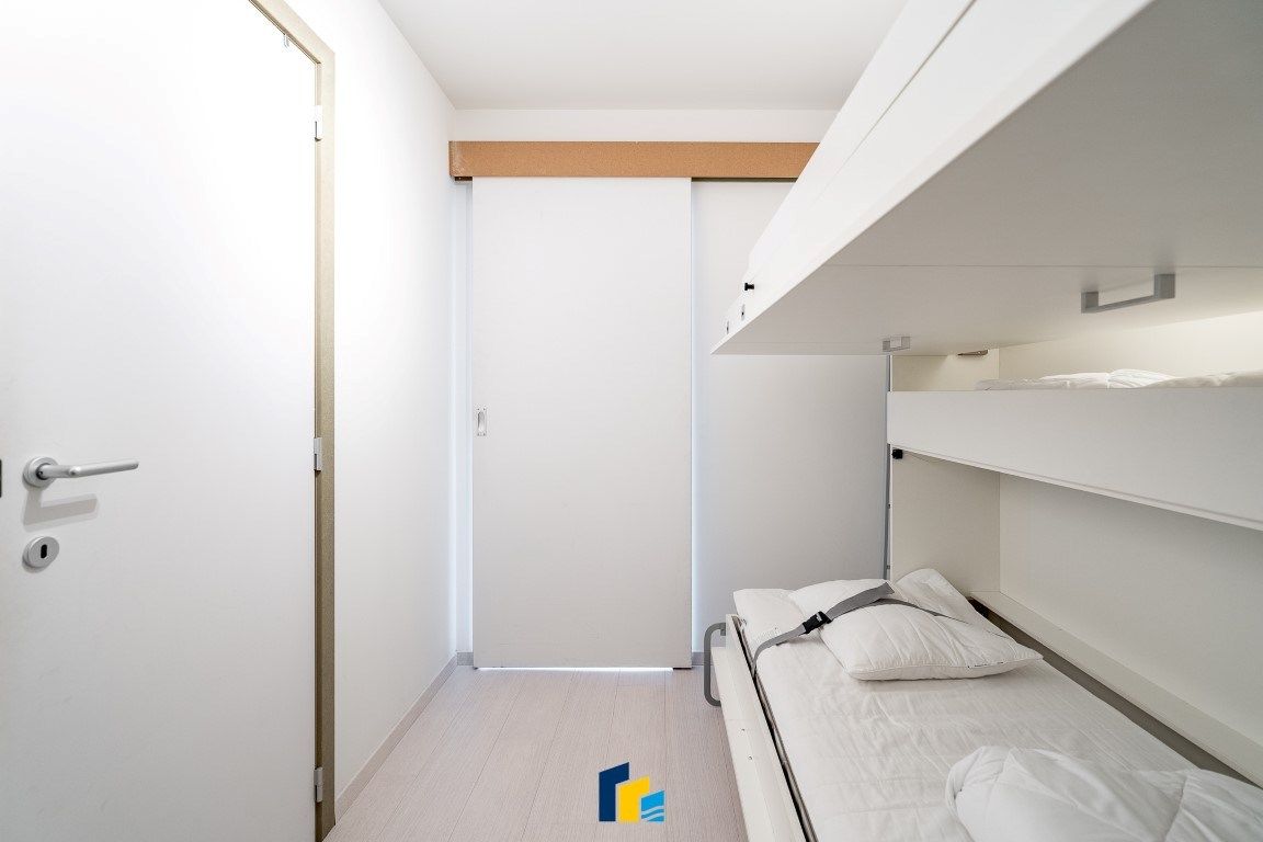 Stijlvolle studio met balkon in rustige setting foto 14