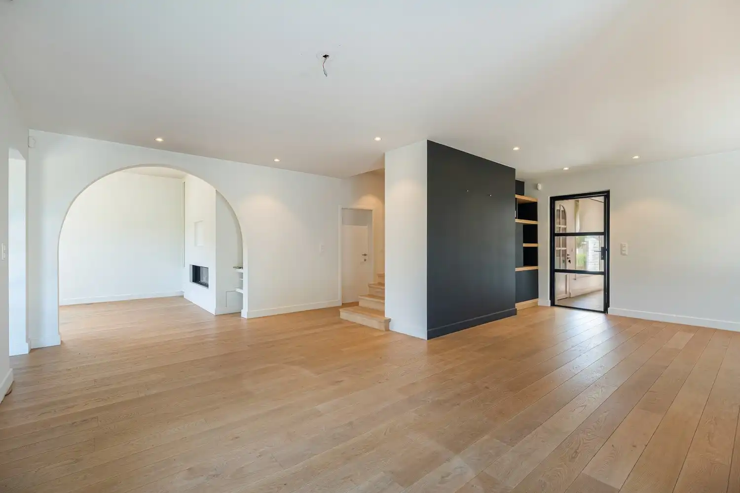 Exclusief wonen met zwembad, bijgebouw en uitzonderlijk veel ruimte foto 13