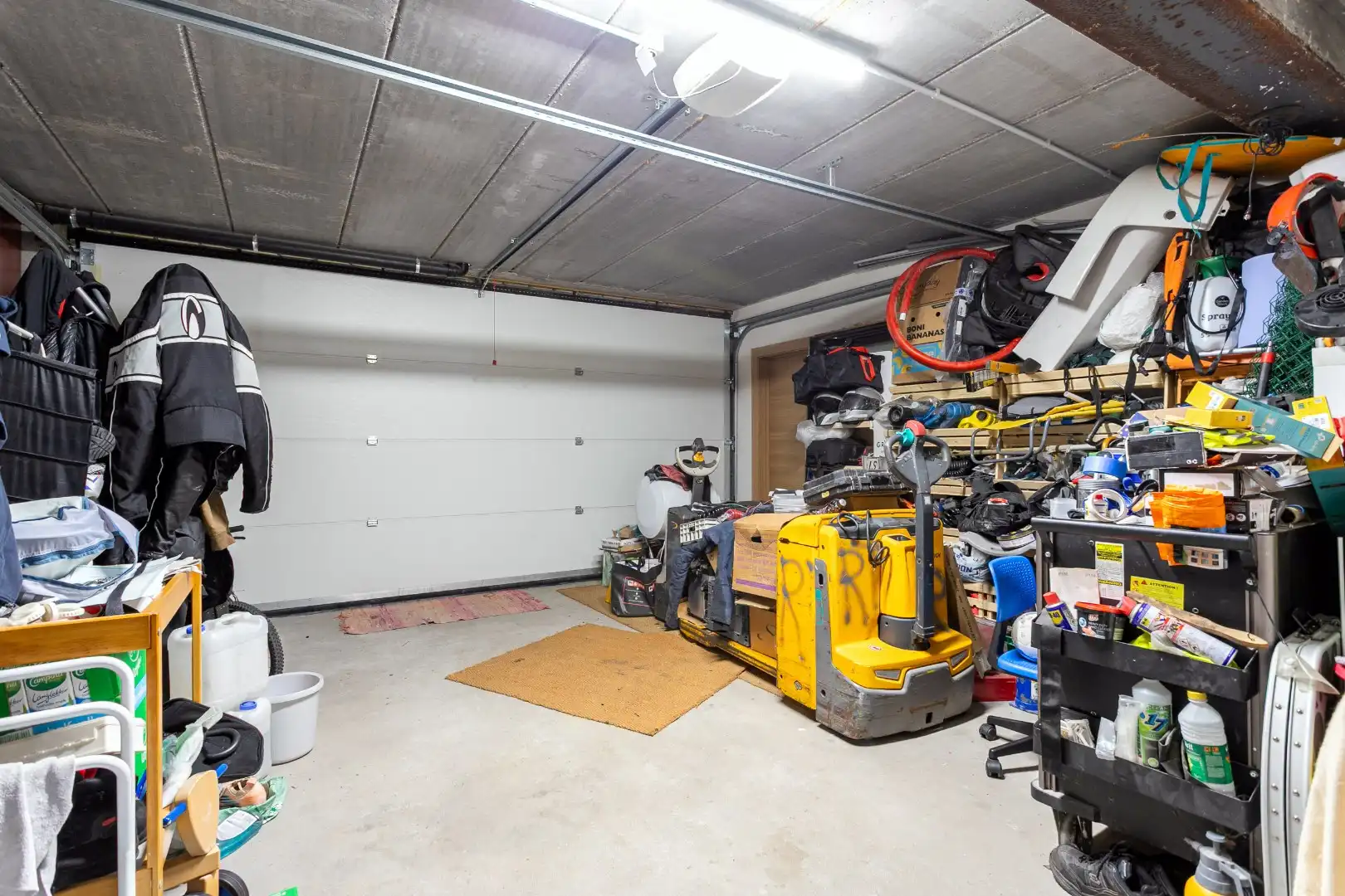 Ruime recente halfopen bebouwing met 7 slaapkamers en inpandige garage foto 9