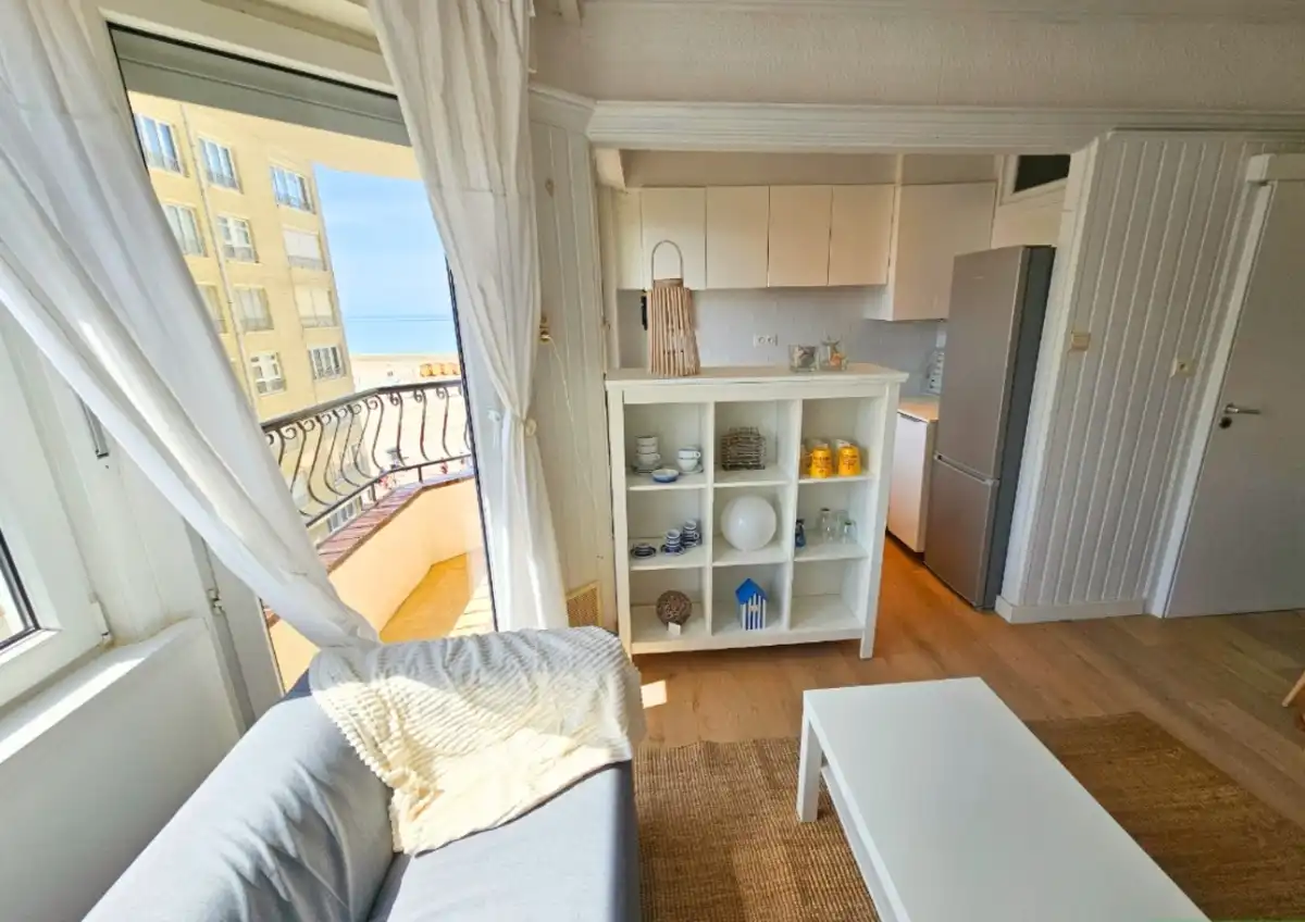 GERENOVEERD APPARTEMENT MET ZIJDELINGS ZEEZICHT TE KOOP IN DE PANNE foto 5