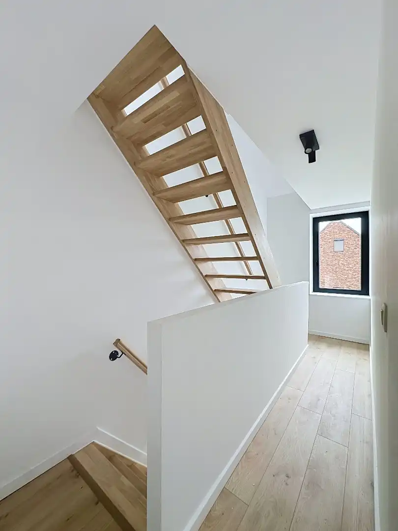 Instapklare vernieuwbouwwoning in het mooie Wezemaal foto 11