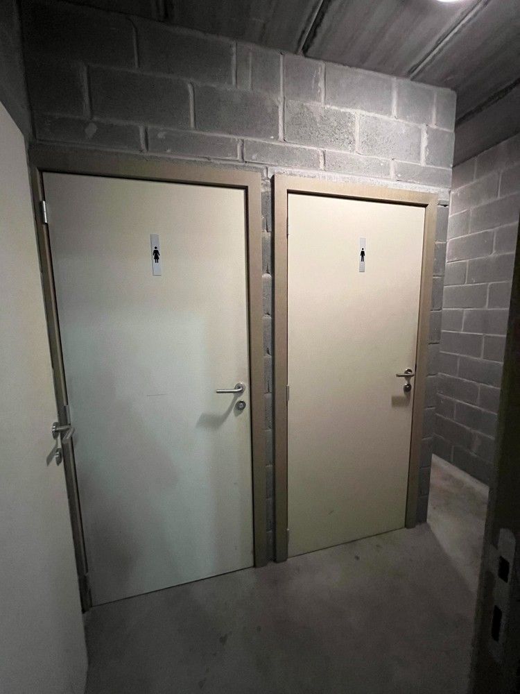 750m² opslagruimte met kantoor foto 10