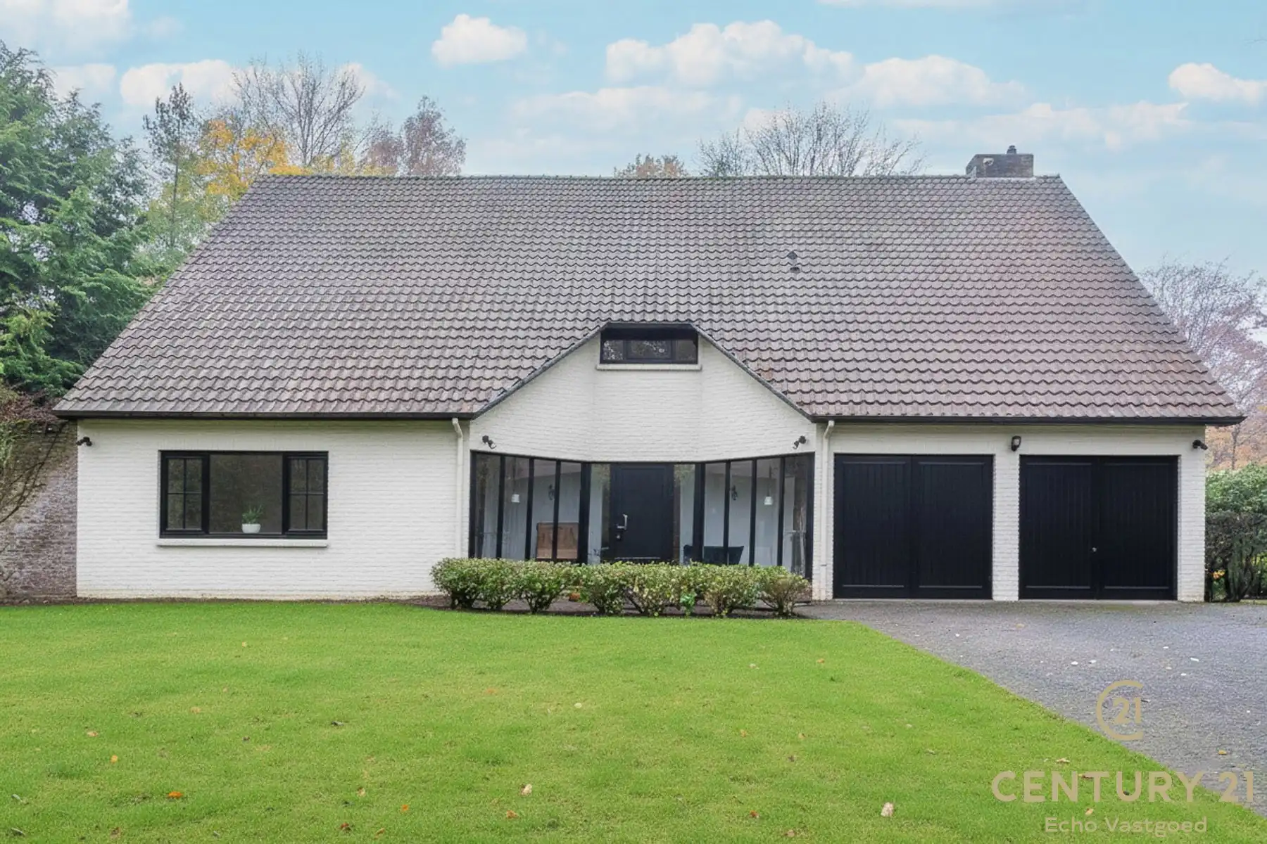 Ruime, unieke villa op royaal perceel in villawijk De Lint. foto 28