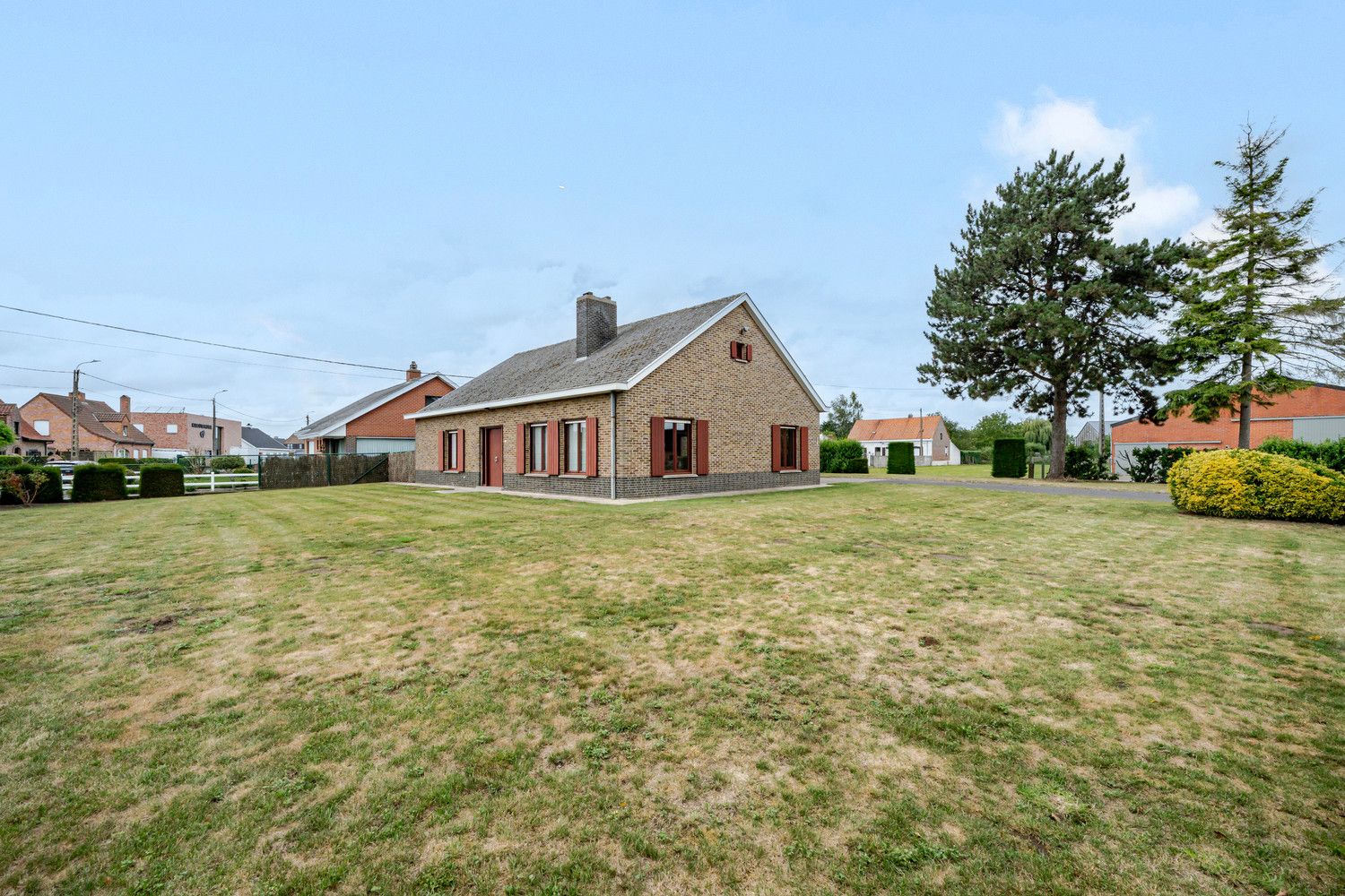 Hoofdfoto van de publicatie: Alleenstaande woning te Ingelmunster.