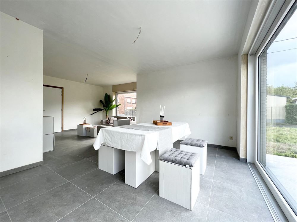 Topper! Prachtige, lichtrijke woning met zonnige tuin! foto {{pictureIndex}}